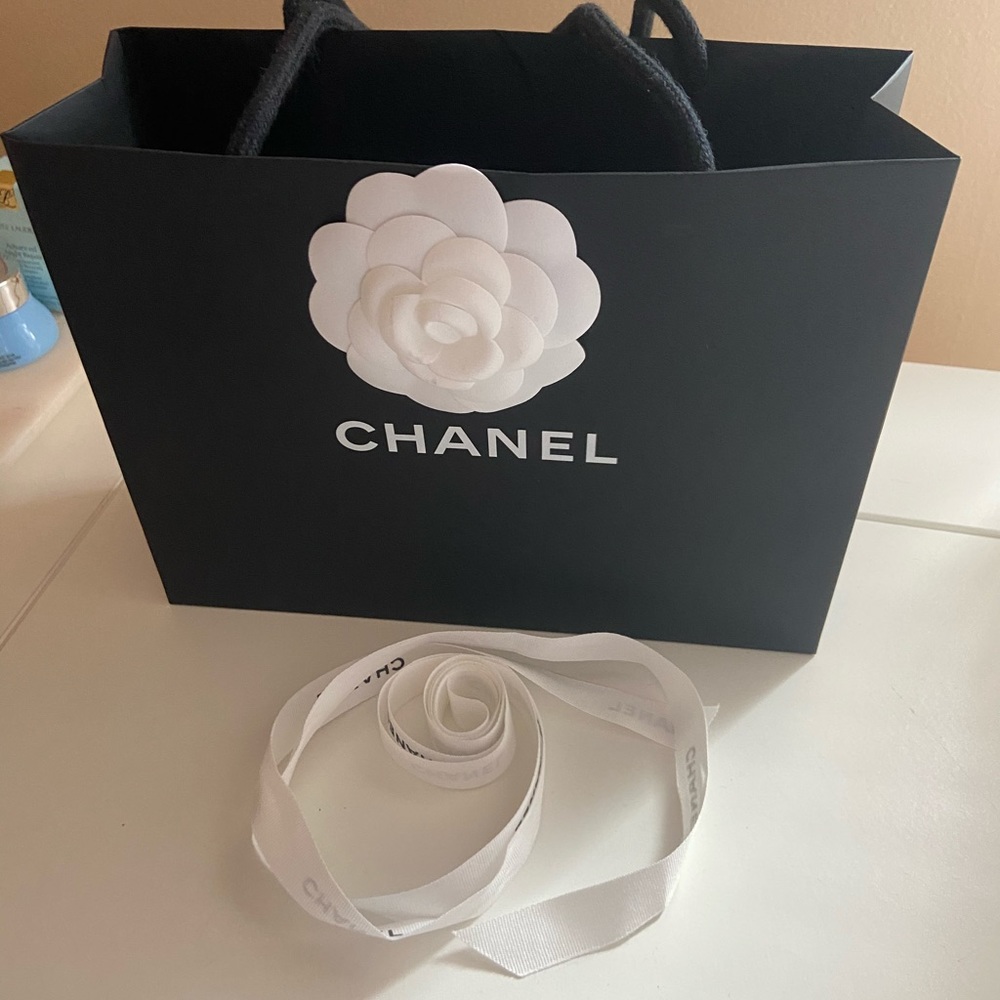 chanel shopping bag and ribbon